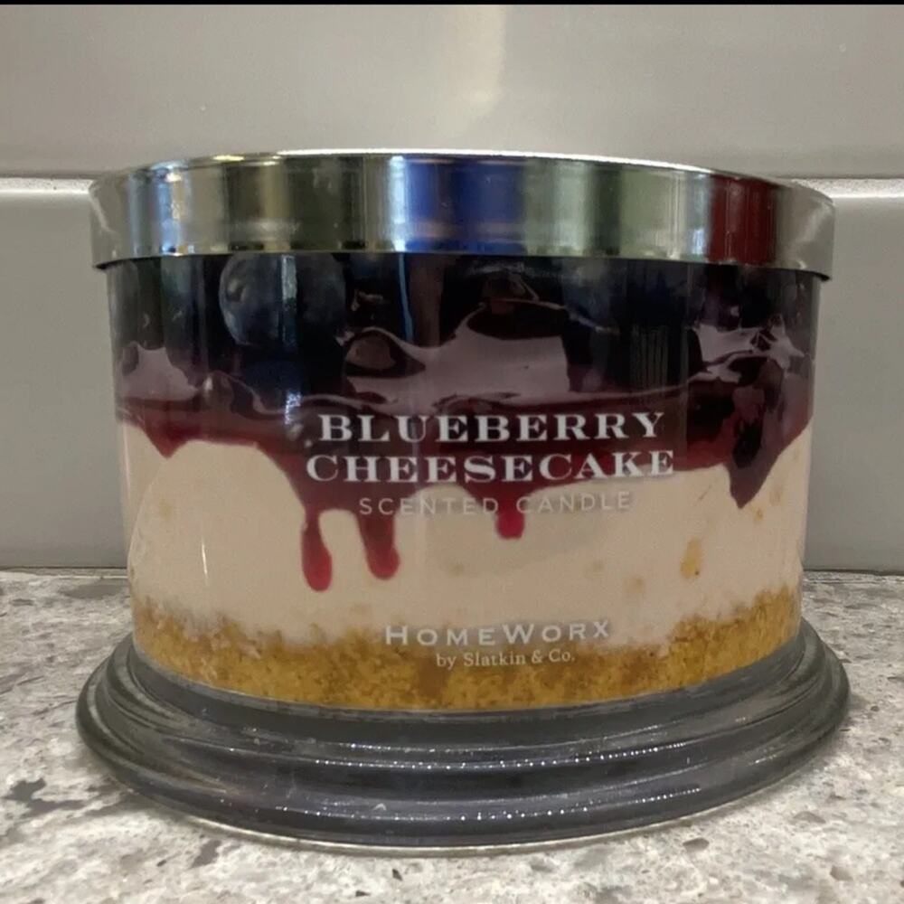 π HomeWorx Blueberry Cheesecake 4 wick candle blogger fan favorite 18 oz - Picture 4 of 12